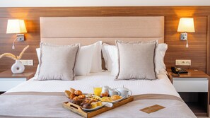 Bộ đồ giường cao cấp, nệm có lớp đệm bông 