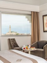 Deluxe Room Mosque View | Premium bedding, pillowtop beds, free minibar items, in-room safe