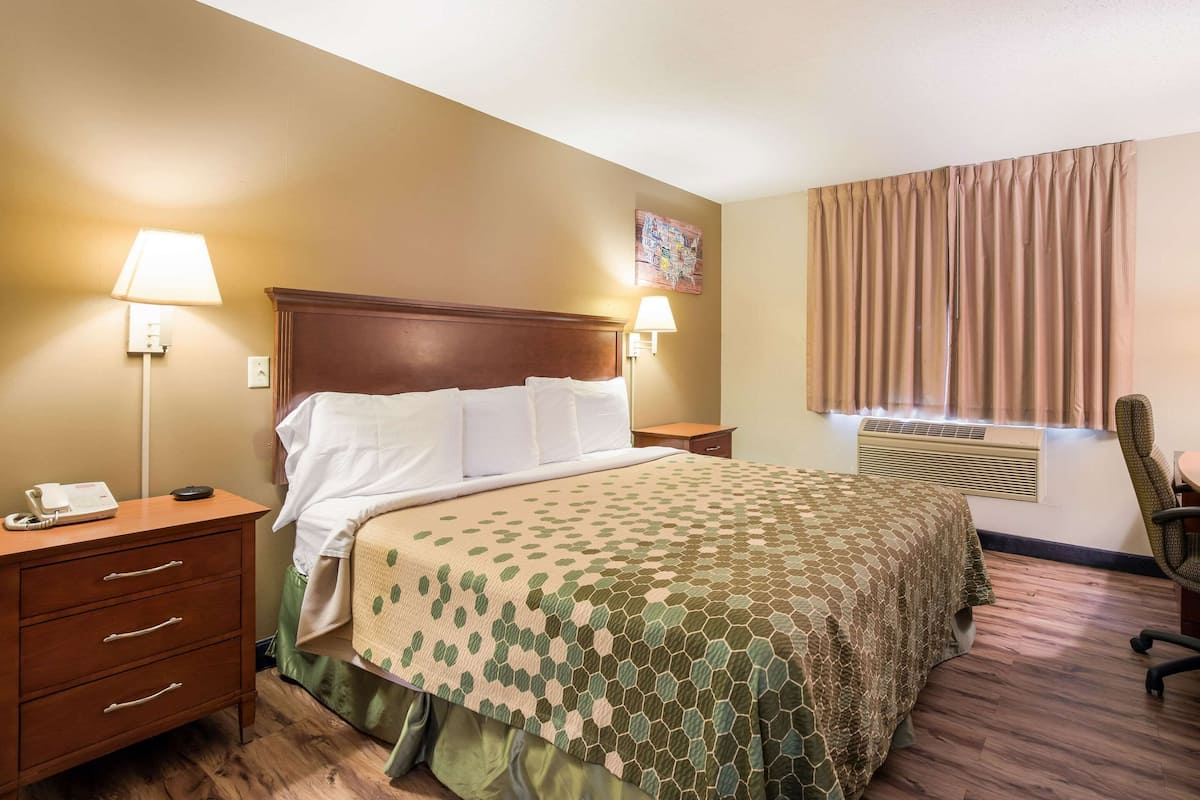 Chambre, 1 trÚs grand lit, accessible aux personnes à mobilité réduite, non-fumeur