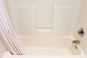 Toalettartikler (inkludert) og hårføner