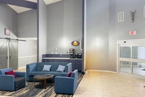 Lobby - AmericInn by Wyndham Lake Mills (Lake Mills)