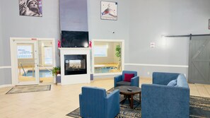 Lobby - AmericInn by Wyndham Lake Mills (Lake Mills)