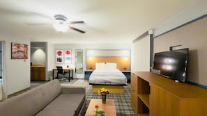 Deluxe Suite, Multiple Beds, Non Smoking