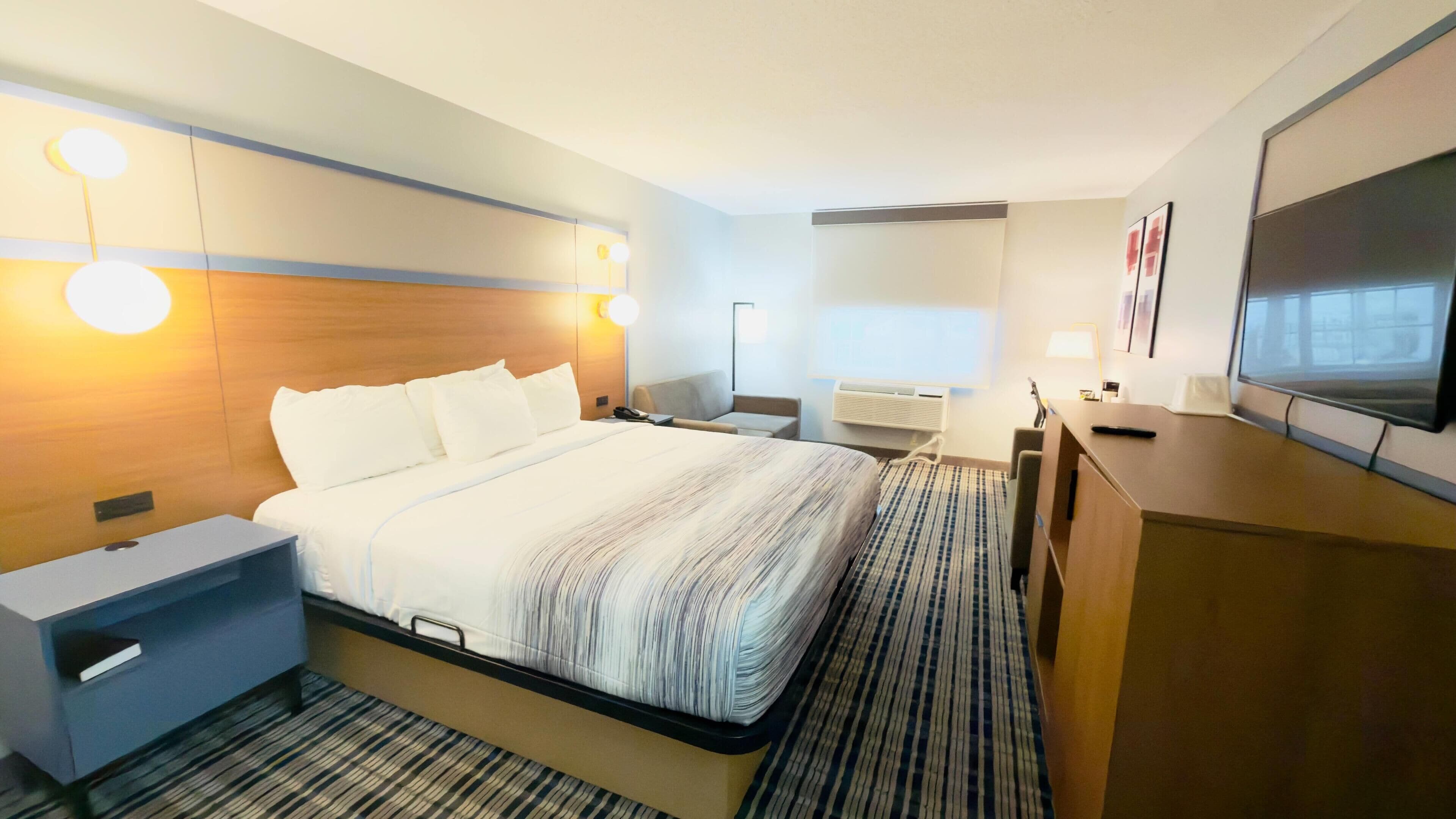 Escritorio, tabla de planchar con plancha y cunas 