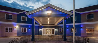 AmericInn by Wyndham Lake Mills
