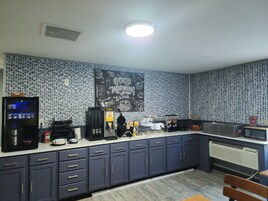 Desayuno continental gratuito y diario