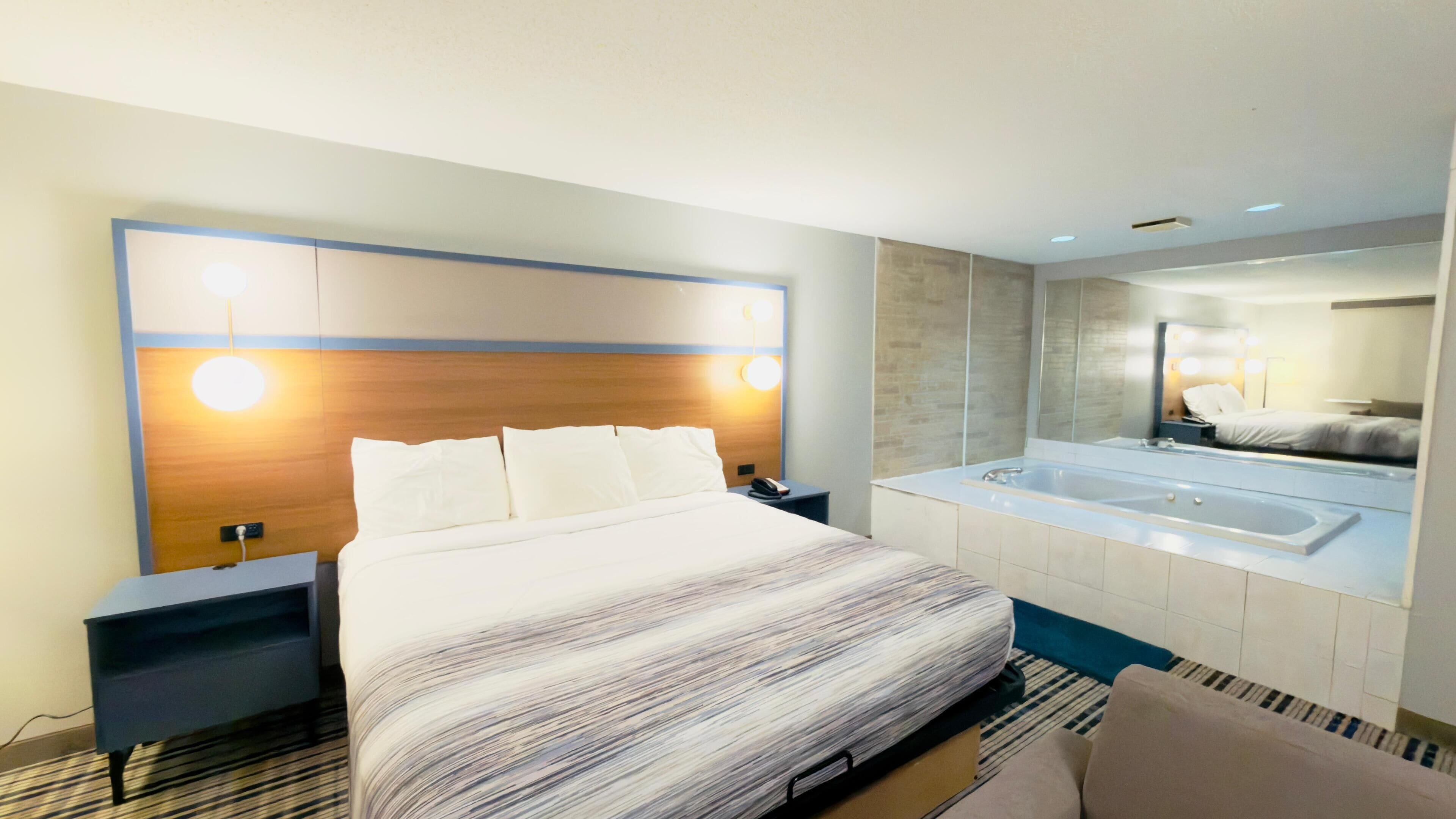 华丽套房, 多张床, 无烟房 | 办公桌、笔记本 电脑工作区、熨斗/熨板、婴儿床