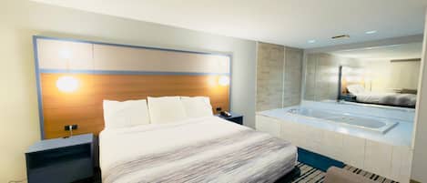 Suite Deluxe, varias camas, para no fumadores | Escritorio y espacio para trabajar con laptop