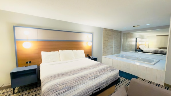 Deluxe Suite, Multiple Beds, Non Smoking
