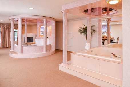 Caja de seguridad en la habitación, escritorio y cortinas blackout