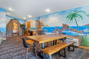 Suite, Multiple Beds, Non Smoking (Theme Room)