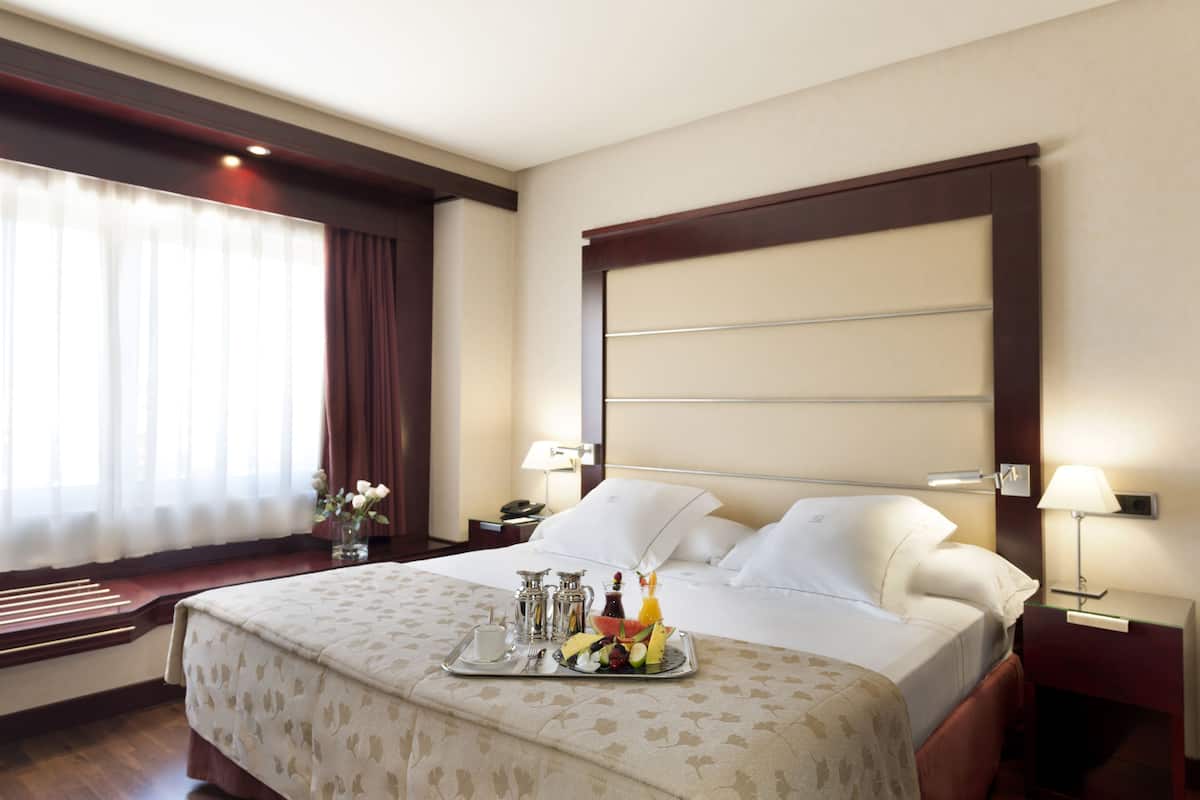 Minibar, in-room safe, desk, blackout curtains