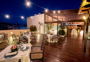 Lunch and dinner served, Mediterranean cuisine