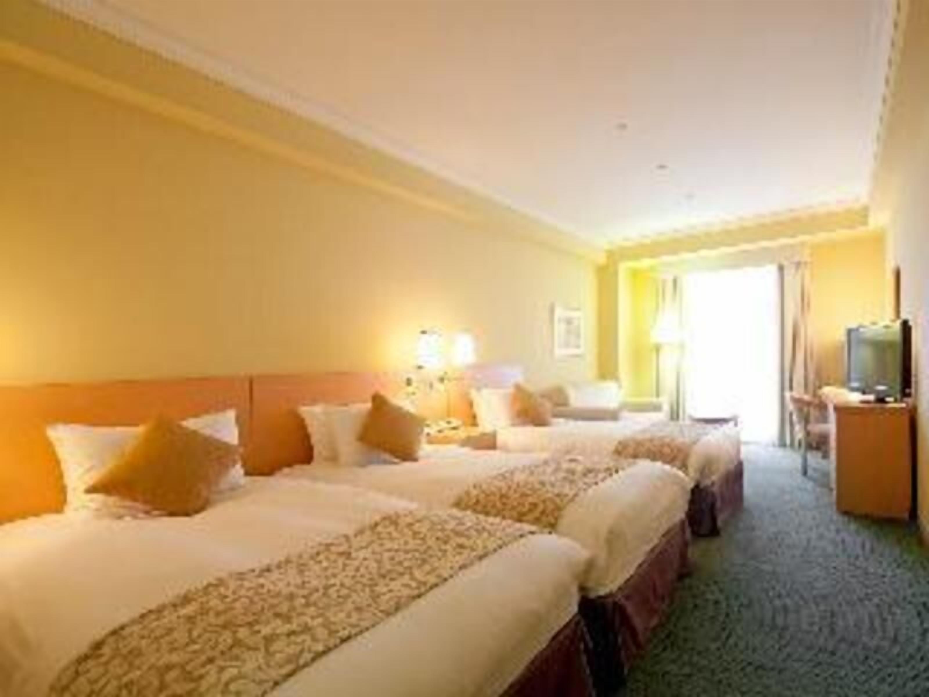 Ropa de cama de alta calidad, cubrecamas y cortinas blackout 