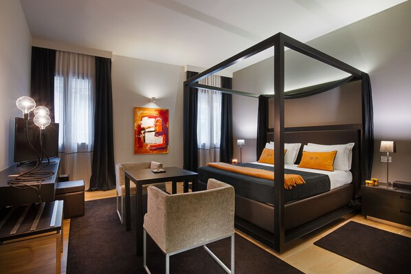 Habitación doble (Charming) | Ropa de cama de alta calidad y minibar 