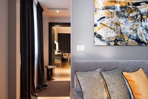 Suite, 1 Queen Bed | Living area