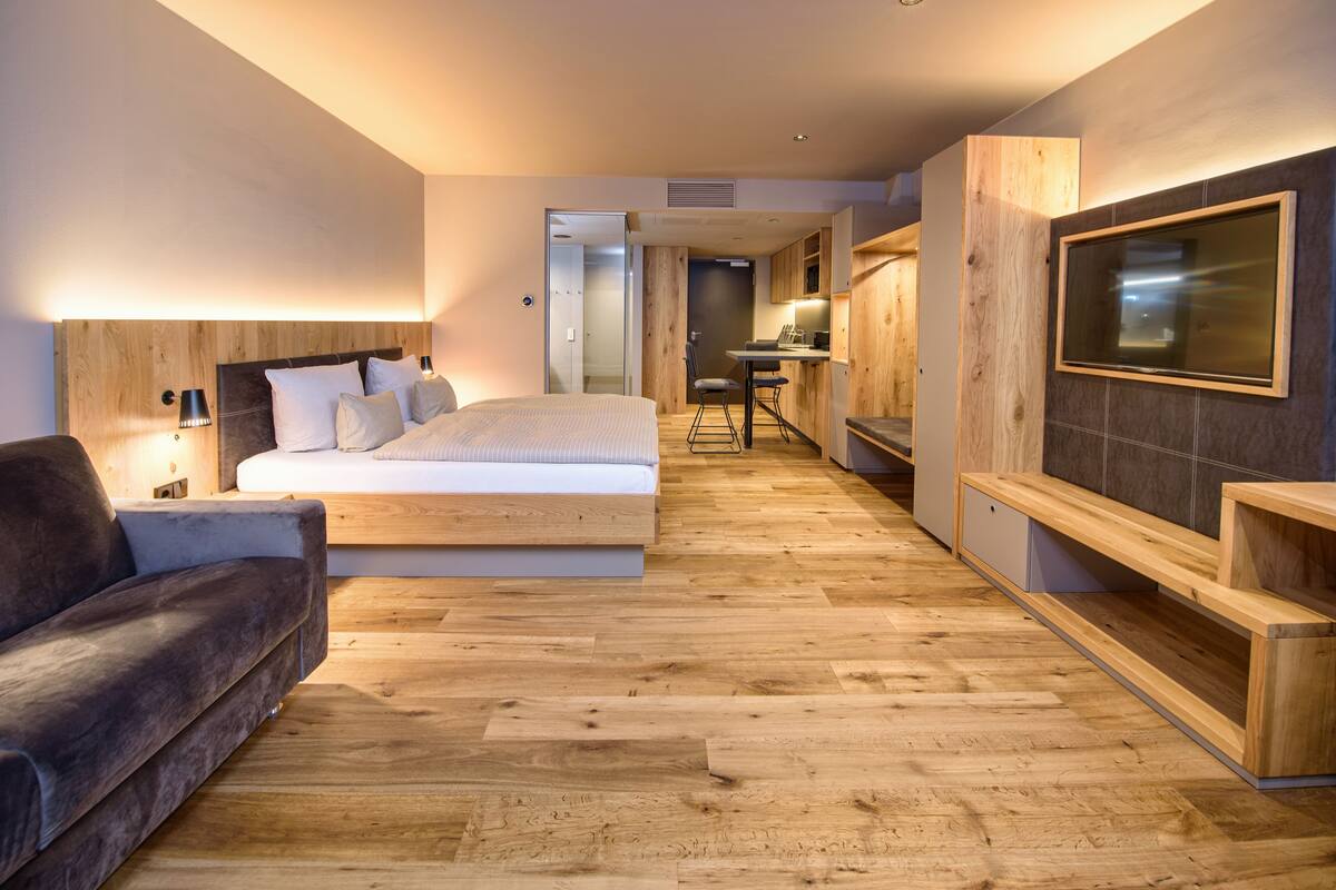 studio | room service – dining