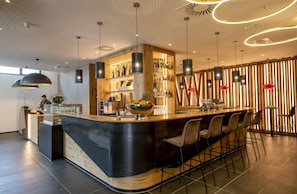 Bar (on property) - AKZENT Hotel Laupheimer Hof (Laupheim)