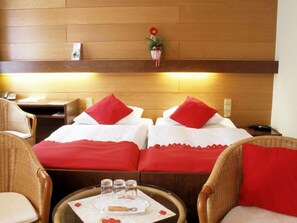 Trang trí khác biệt, bàn, bàn ủi/dụng cụ ủi quần áo 