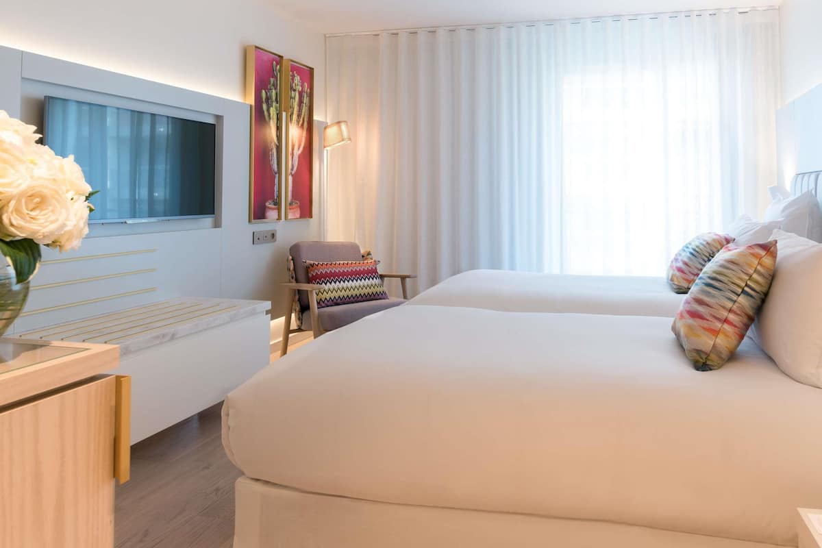 Deluxe Room, 2 Single Beds, Balcony
