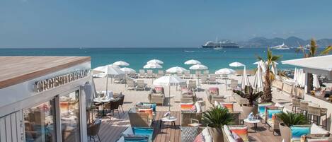 2 restaurants, serveren lunch