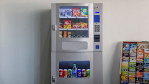 Máy bán hàng tự động