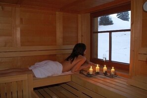 Phòng tắm hơi, bồn tắm thủy lực, liệu pháp hương thơm, massage đá nóng 
