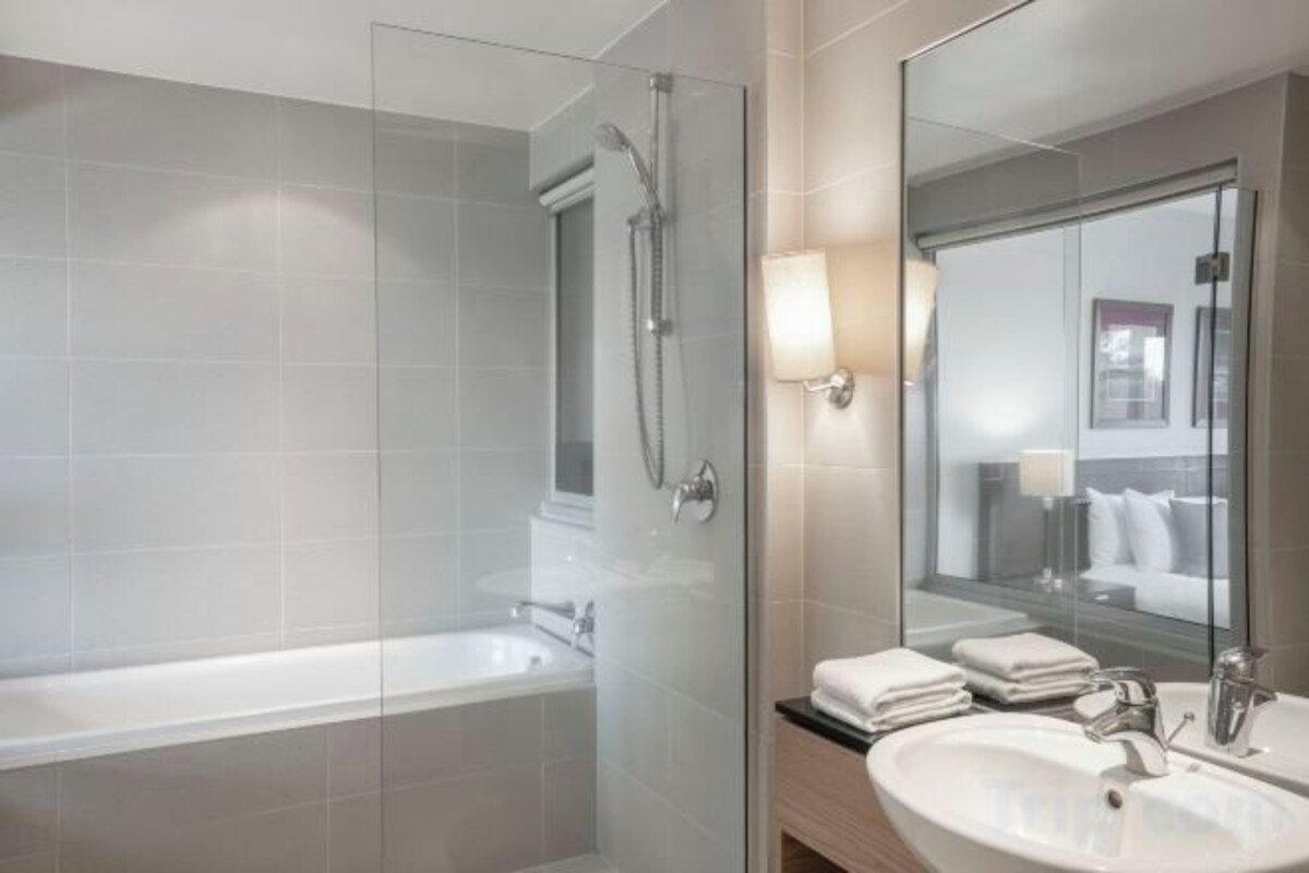 Gardenview Suite