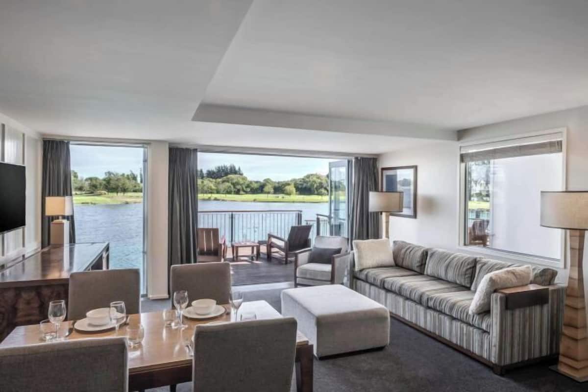 Area soggiorno | TV LCD 26 pollici con canali via cavo, TV