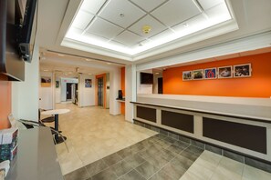 Lobby - Motel 6 Brampton, ON - Toronto (Brampton)