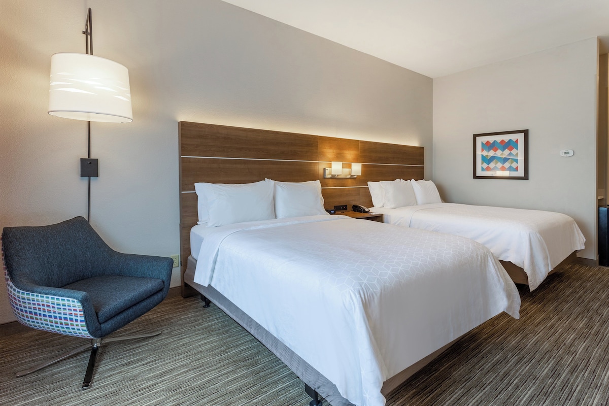 In-room safe, desk, iron/ironing board, free cots/infant beds
