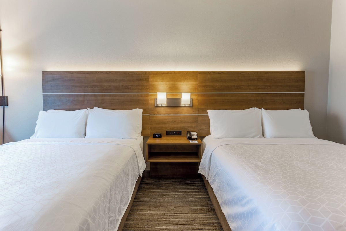 In-room safe, desk, iron/ironing board, free cots/infant beds