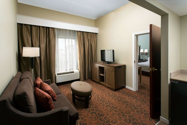 Standard Suite, 2 Queen Beds, Non Smoking | Living area | 32-inch LCD TV with cable channels, TV - Hampton Inn by Hilton Troy (Troy)