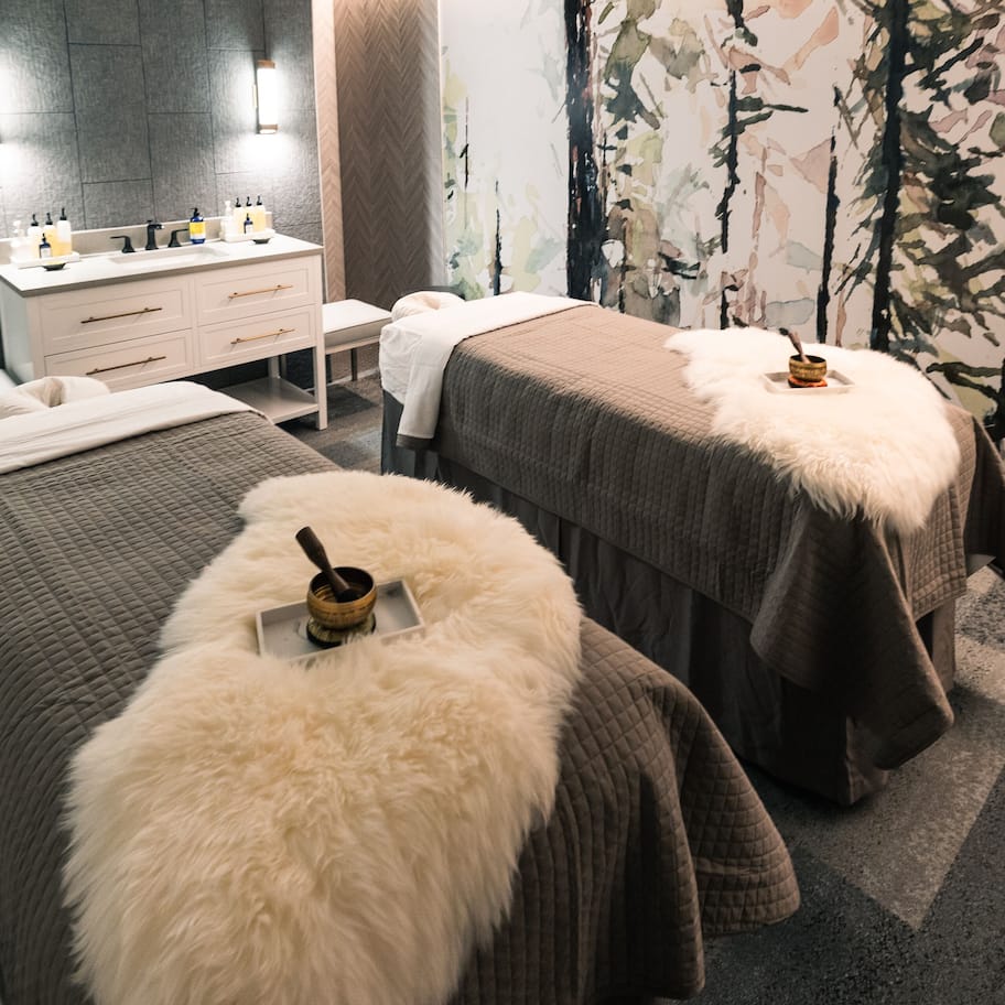 Couples treatment rooms, sauna, hot tub, steam room, body treatments