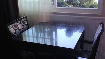 Chambre Tradition, 1 grand lit | Restauration dans la chambre