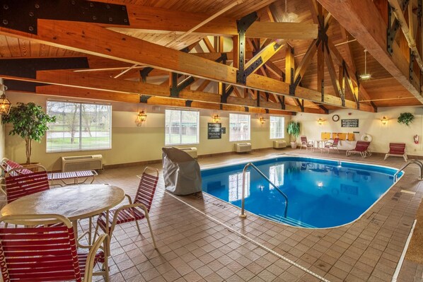 Indoor pool, pool loungers