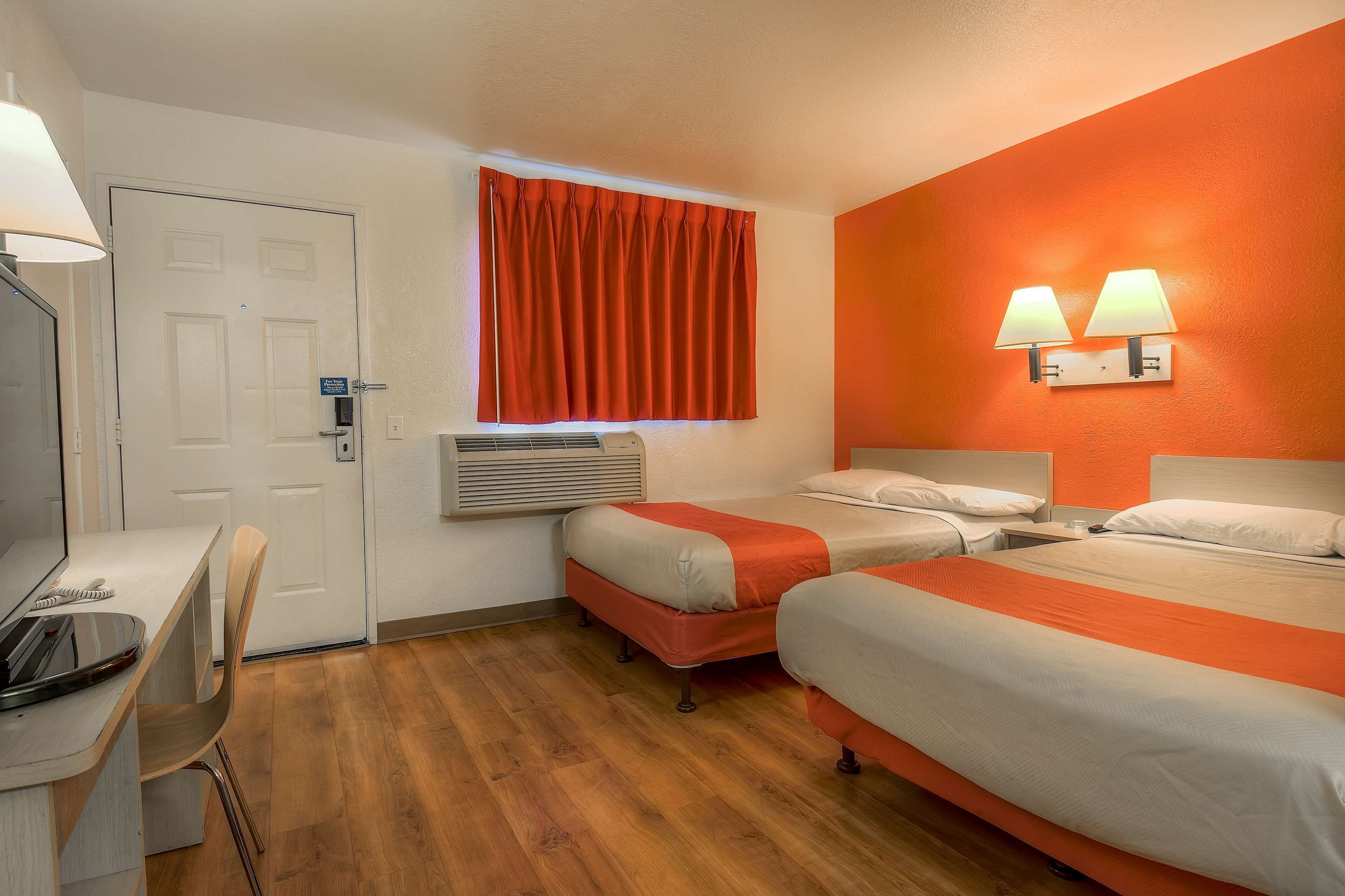 Cunas gratuitas, wifi gratis y ropa de cama 