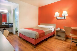 ベビーベッド (無料)、WiFi (無料)、ベッドシーツ