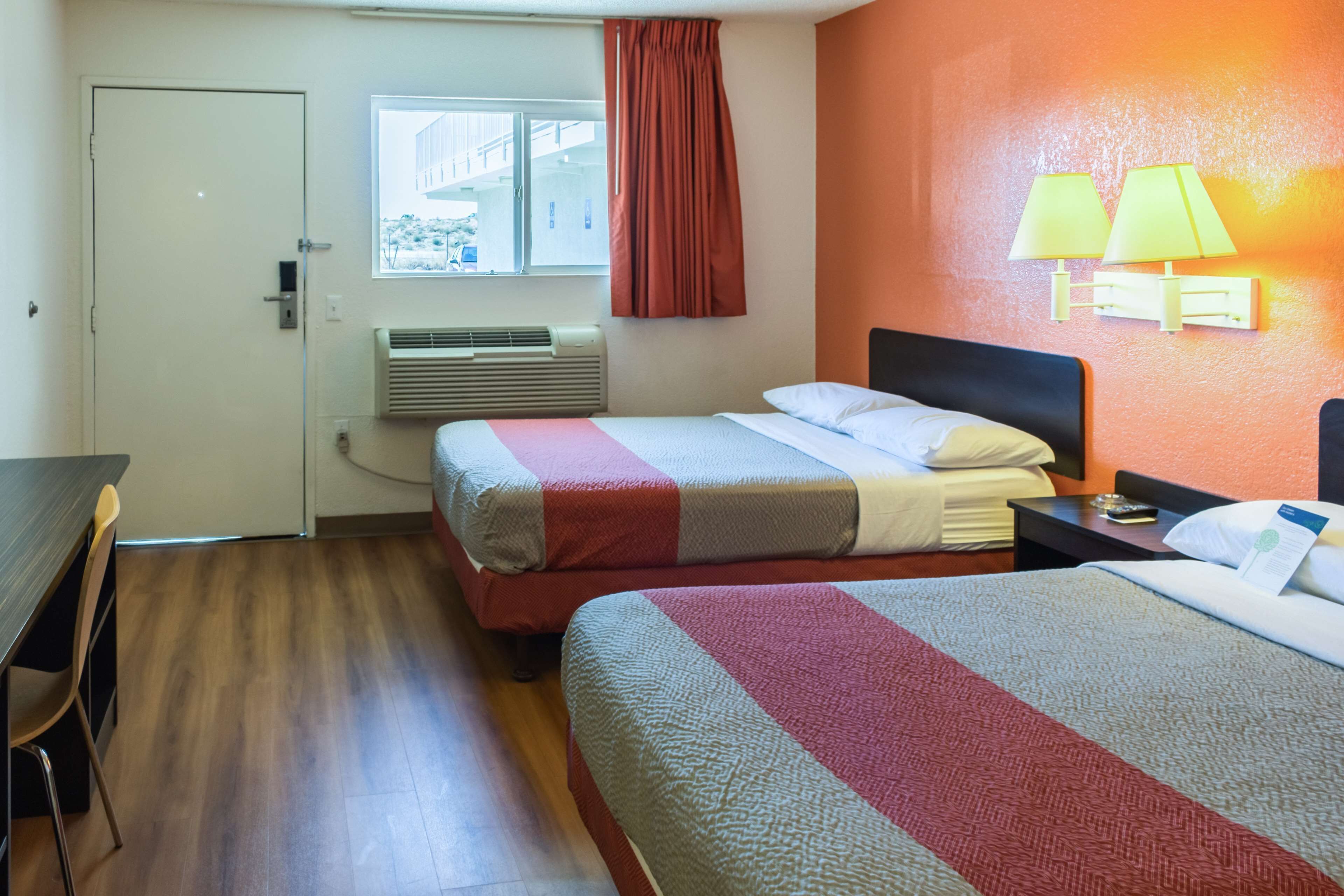 Foto - Motel 6-Bakersfield, CA - East