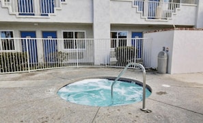 Pool - Motel 6 Ventura, CA - South (Ventura)