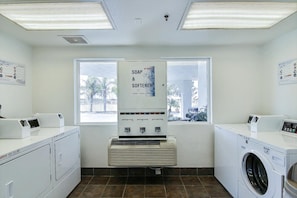 Laundry - Motel 6 Ventura, CA - South (Ventura)