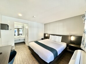 Free WiFi, bed sheets - Motel 6 Bellflower, CA - Los Angeles (Bellflower)