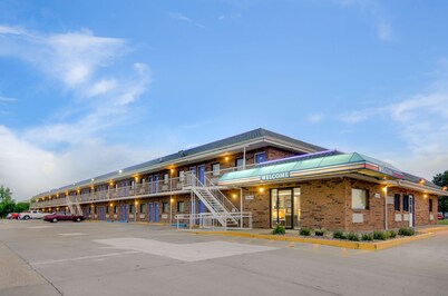 Motel 6 Salina, KS