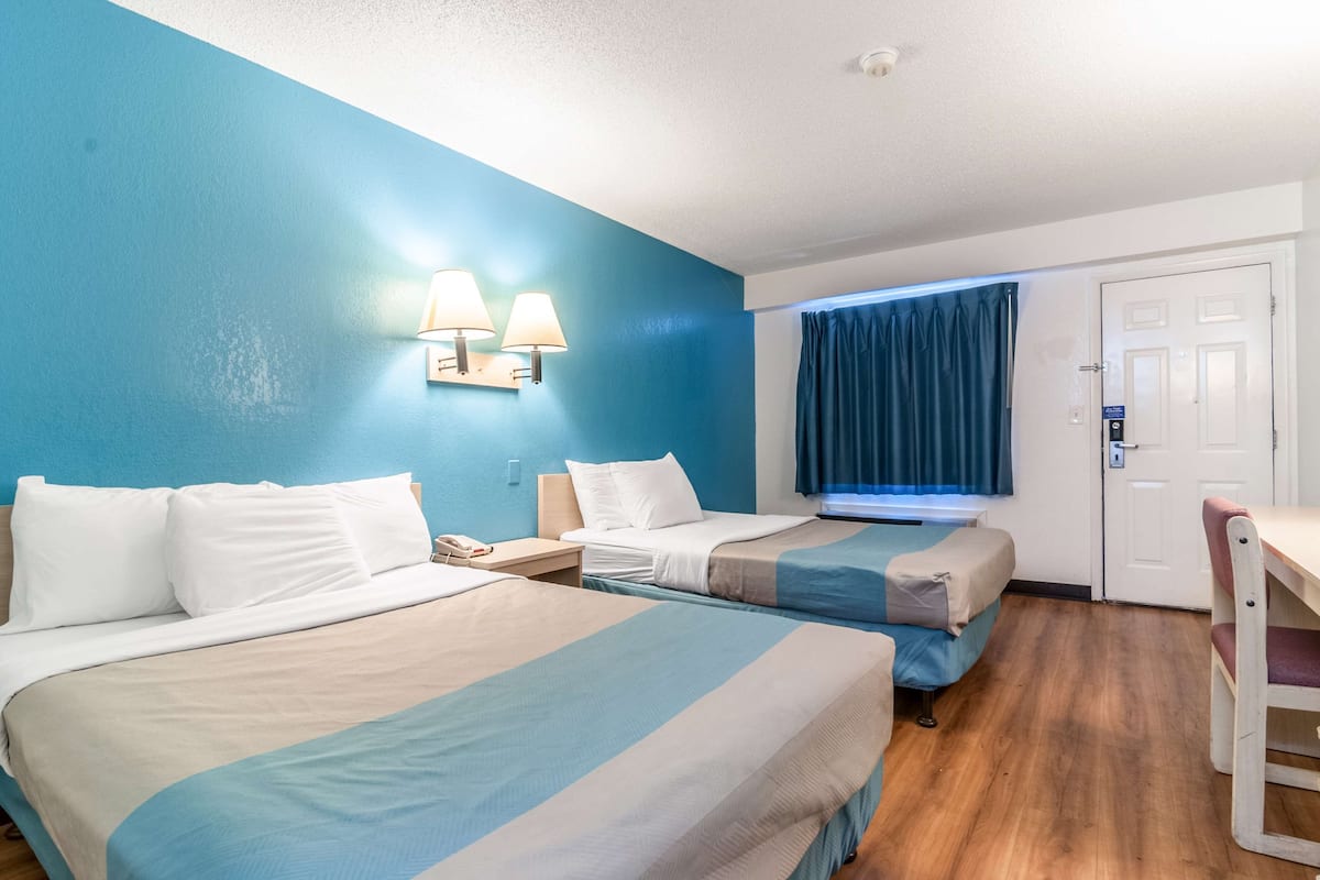 Minibar, bed sheets