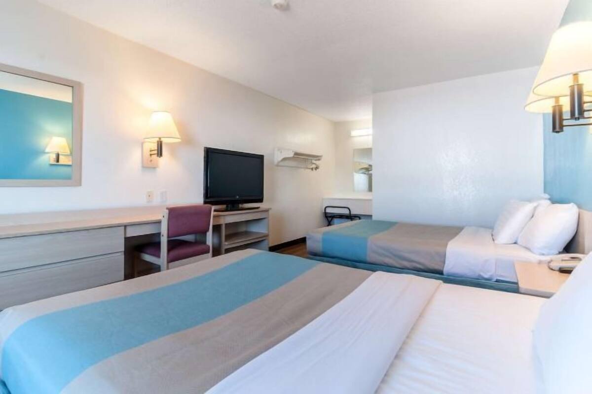 Minibar, bed sheets