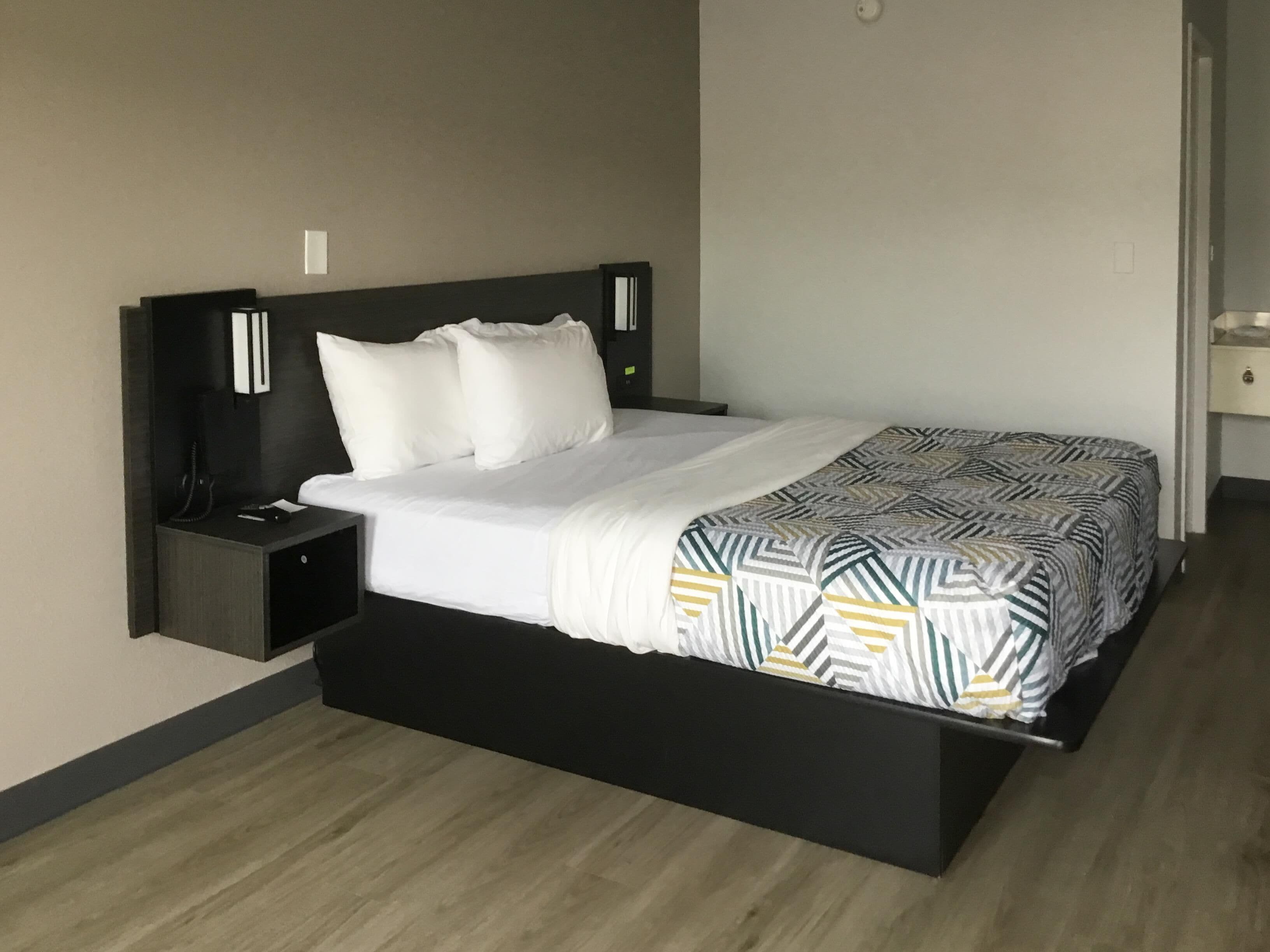 Minibar, draps fournis