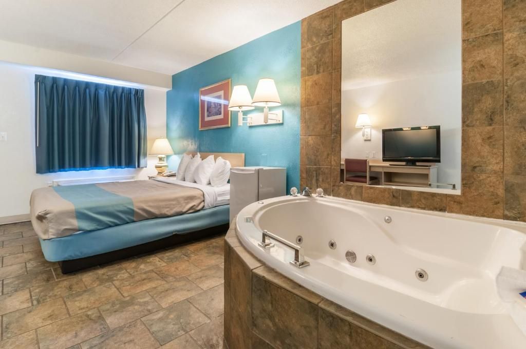 Minibar, bed sheets