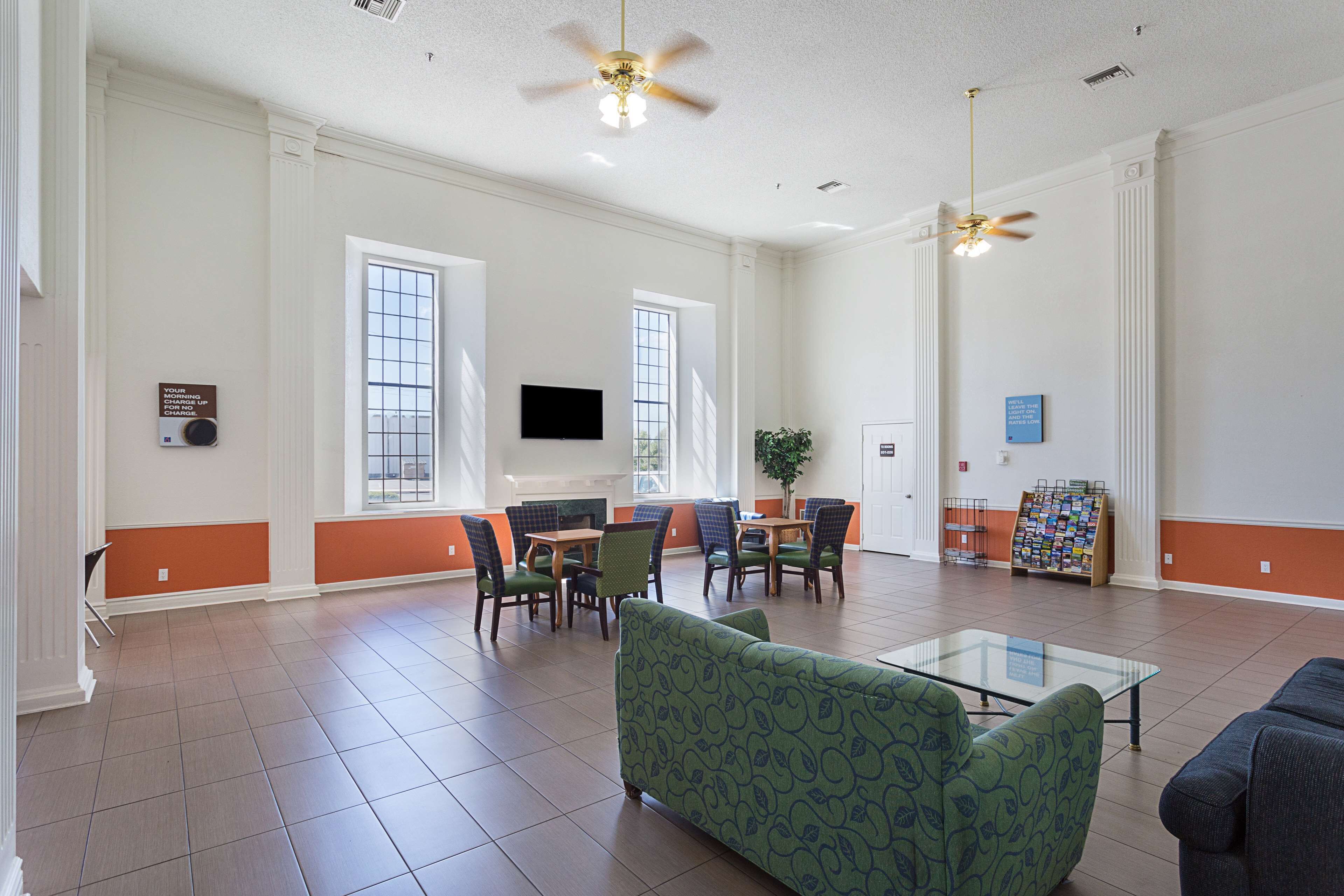 ロビー応接スペース