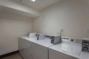 Laundry room - Motel 6 Williams, AZ - West - Grand Canyon (Williams)