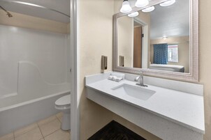 Bañera con ducha, cabezal de ducha con hidromasaje